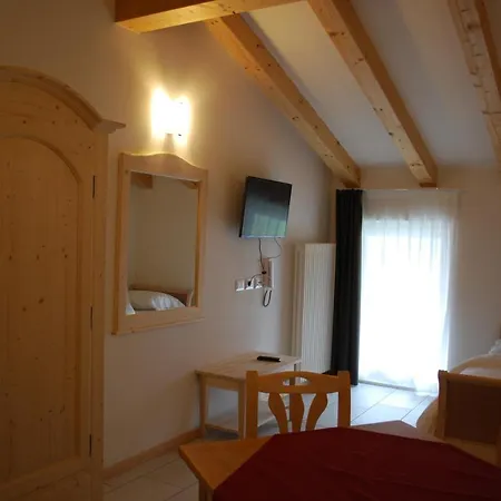 Elbele Garni 3* Folgaria